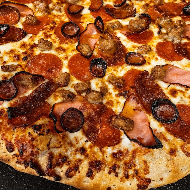 Meat Cravers Pie (15").
